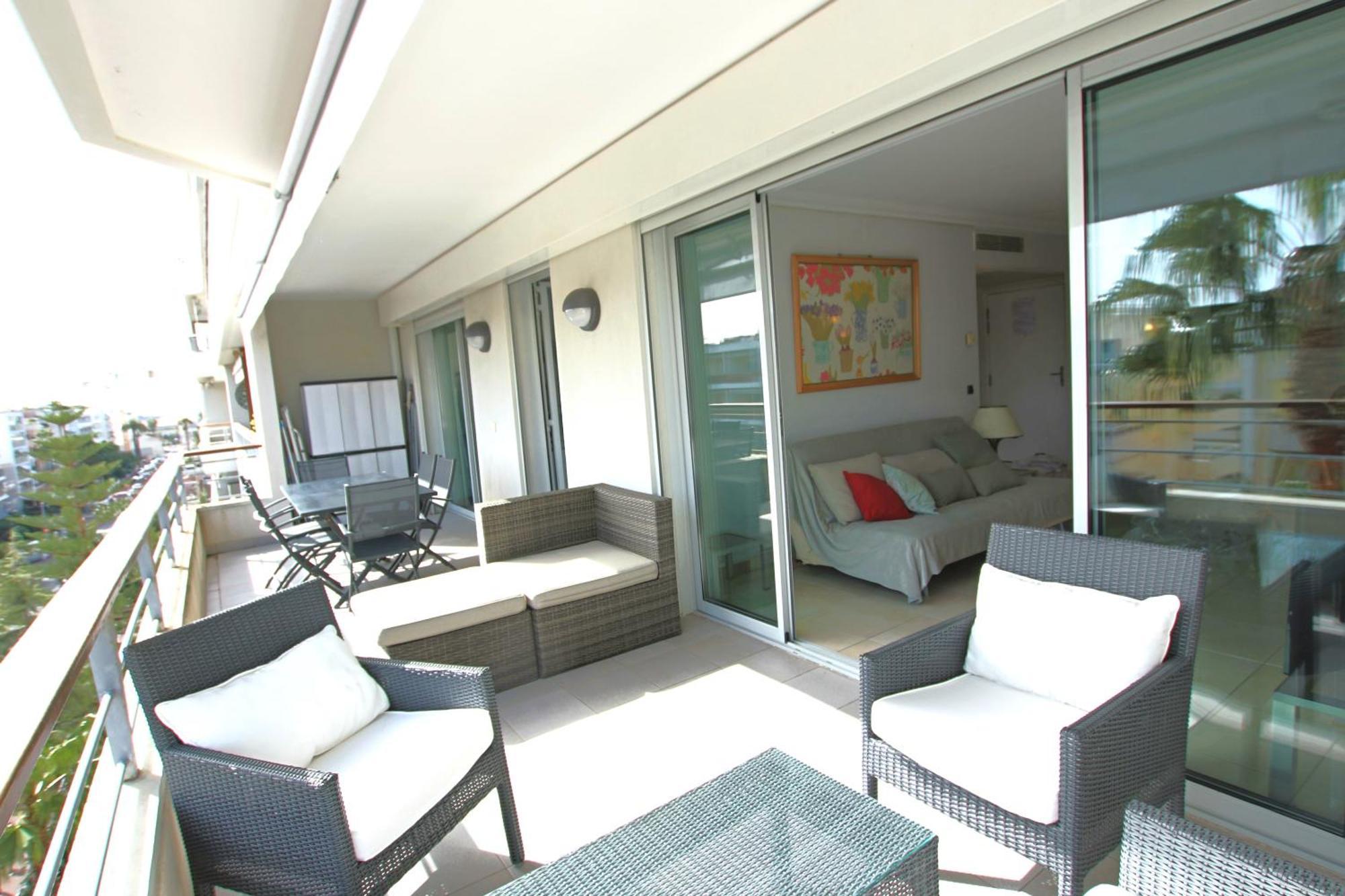 Fully Equipped Apartment With Large Terrace Lounge Area Кан Екстериор снимка